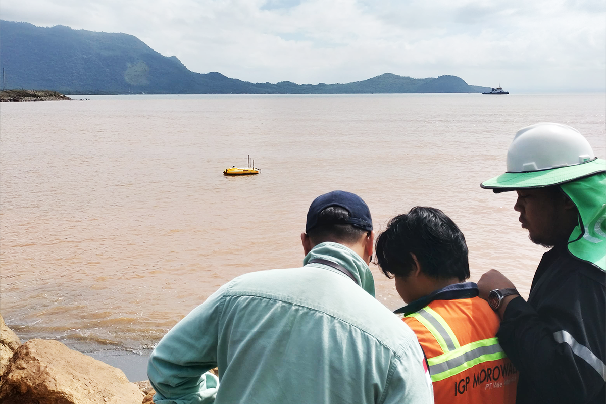 Mengukur Kedalaman Perairan Menggunakan USV HydroBoat